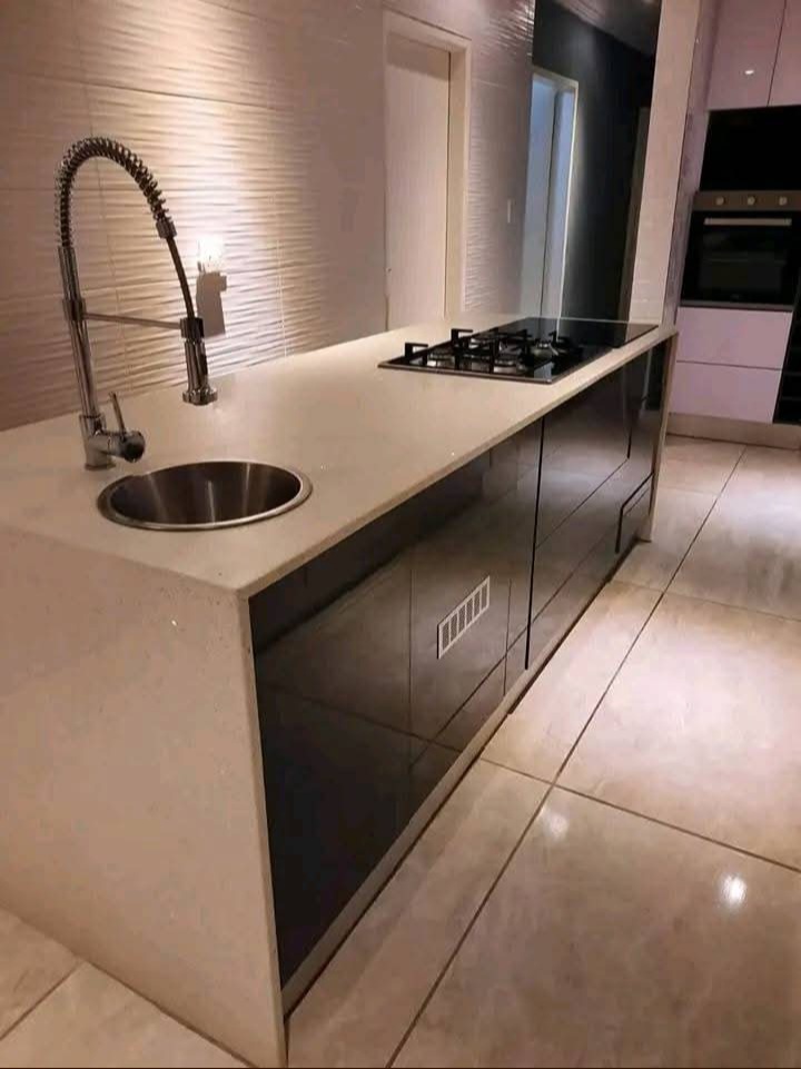 Kitchen Countertops installation by BMB Granite